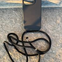 COVER IPHONE 15 PRO CON LACCIO