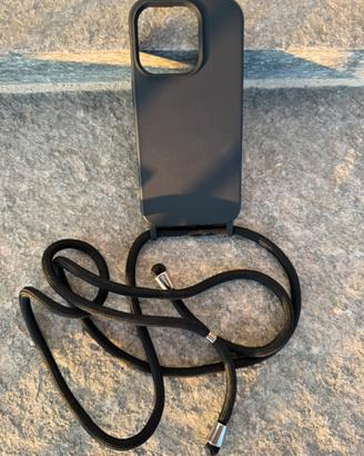 COVER IPHONE 15 PRO CON LACCIO