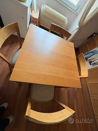 Tavolo allungabile e 4 sedie