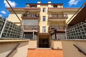 3 LOCALI A GENZANO DI ROMA