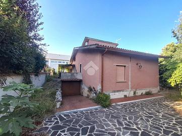 VILLA SINGOLA A RIGNANO FLAMINIO