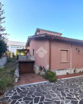 VILLA SINGOLA A RIGNANO FLAMINIO
