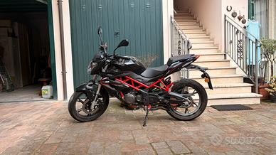 Moto Benelli 125