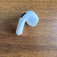 AirPods 4 cuffia destra