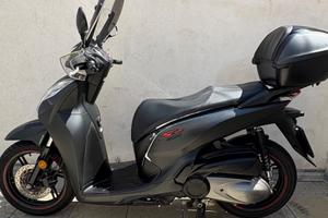 Honda SH 300 sport