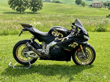 Aprilia rsv 4 factory 2023