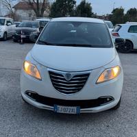 Lancia Ypsilon 1.3 MJT 75 CV Platino
