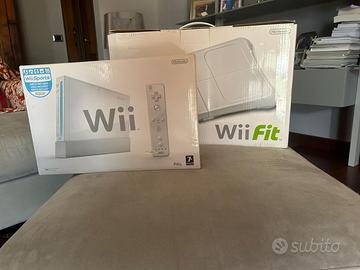 NINTENDO WII + WII FIT + 6 GIOCHI ED ACCESSORI