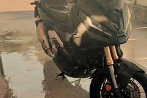 X/adv 750 del 2024