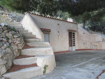 Rustico e terreno nel cuore del Gargano