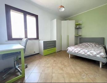 Camera una piazza e mezza con scrivania