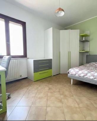 Camera una piazza e mezza con scrivania