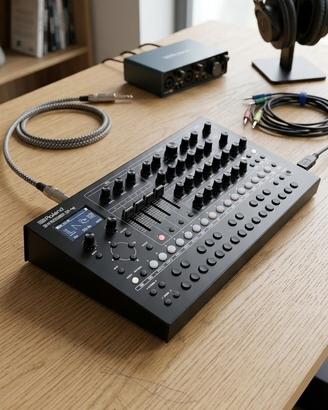 Roland SH-4d Compact Desktop Synthesizer