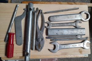 kit attrezzi originale honda cb four rarissimo!