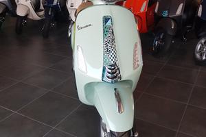 Vespa Primavera 125 SERE SPECIALE BATICK