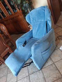 POLTRONA RELAX ELETTRICA USATA POCHISSIMO