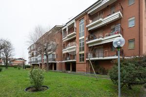 4 LOCALI A CASELLE TORINESE