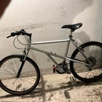 Bicicletta mtb ruota 26