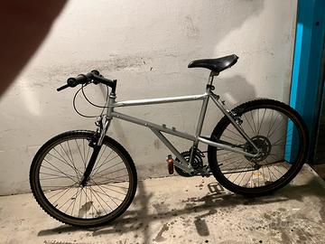 Bicicletta mtb ruota 26