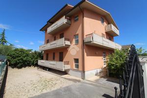 TRIFAMILIARE A CASTELLALTO
