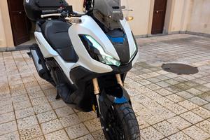 Honda adv 350