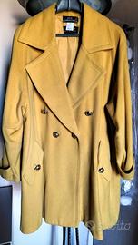 Cappotto di colore giallo