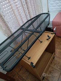 Mobile da stiro salvaspazio su ruote

