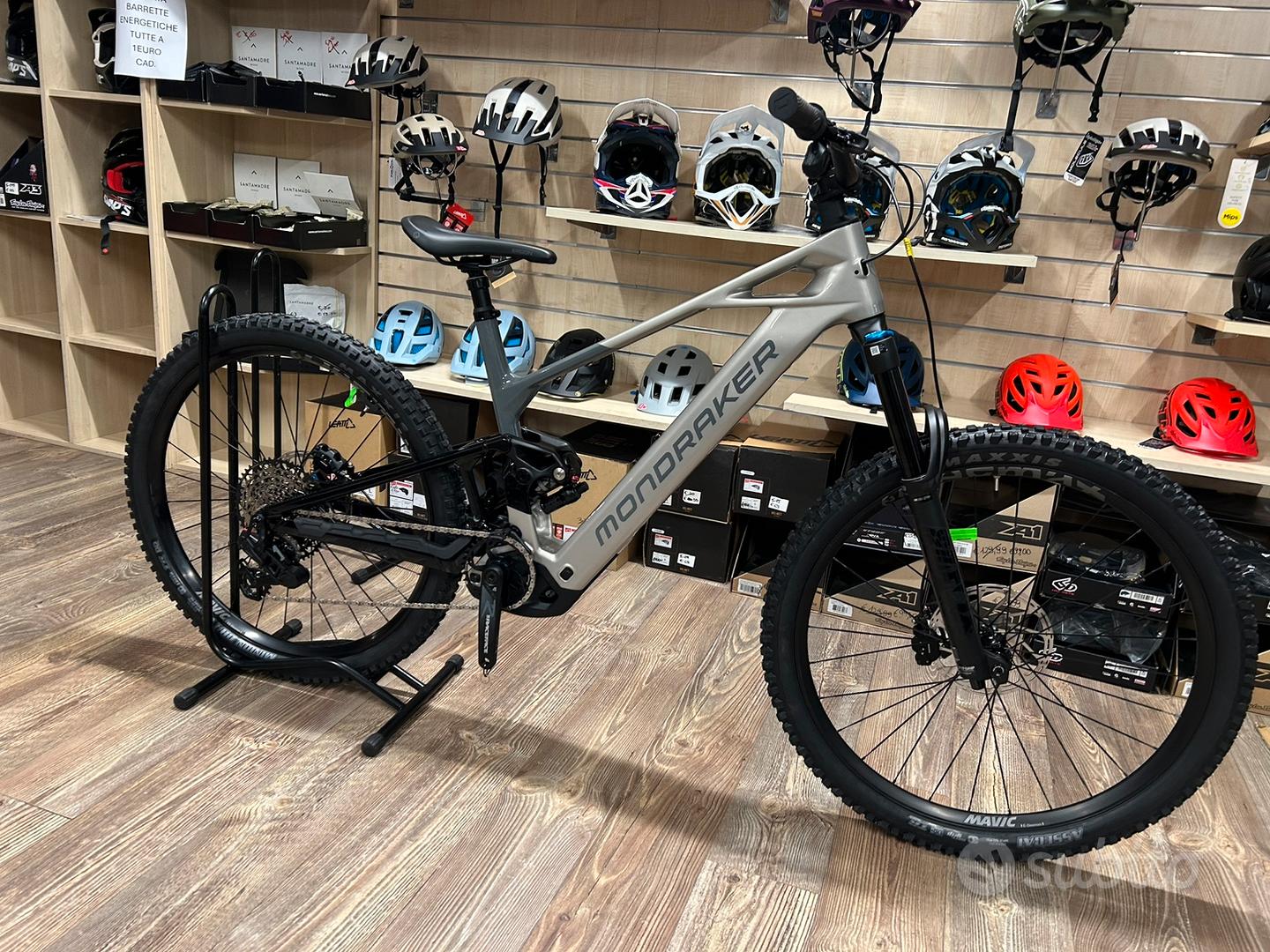 Set Di 2 Riflettori Rotondi Rossi Per Bici: Sicurezza E Visibilità A Tutte Le Ore