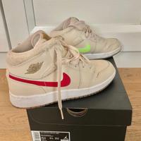 Air 1 Jordan Mid (gs)  “Pearl White “Beige