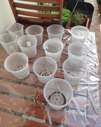 vasi in plastica misti x 27 pz