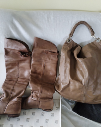 Borsa a spalla in pelle color cognac tortora