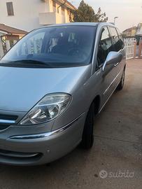 Citroen c 8  20. hdi  12.2012  km 210000