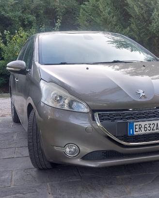 Peugeot 208 appena tagliandata