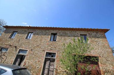 Rustico / Casale di 1400 m² con più di 5 locali e 