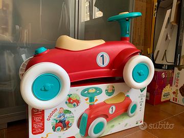 Auto cavalcabile clementoni