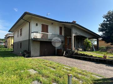 VILLA SINGOLA A ADRO