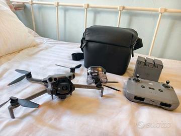 DJI Mini 5 Pro Fly More Combo con accessori
