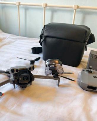 DJI Mini 5 Pro Fly More Combo con accessori