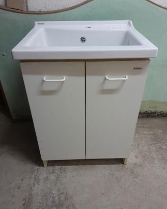 Mobiletto lavatoio con antine