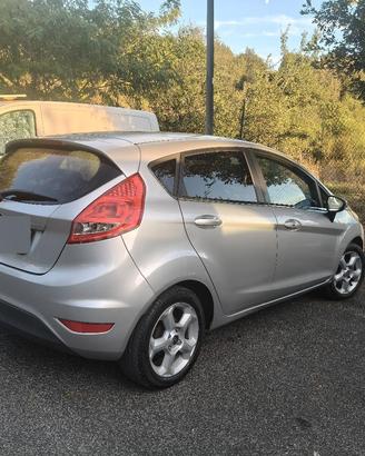 FORD FIESTA TITANIUM 2010 82 CV BENZINA 