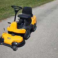 Trattorino tagliaerba rasaerba Stiga 