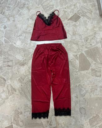 tuta elegante rossa con pizzo, taglia M. nuova.