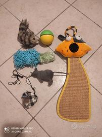 Tiragraffi e giochi vari per gatti