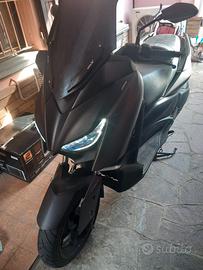x-max 300