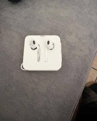 EarPods con jack Lightning o 3.5 mm)