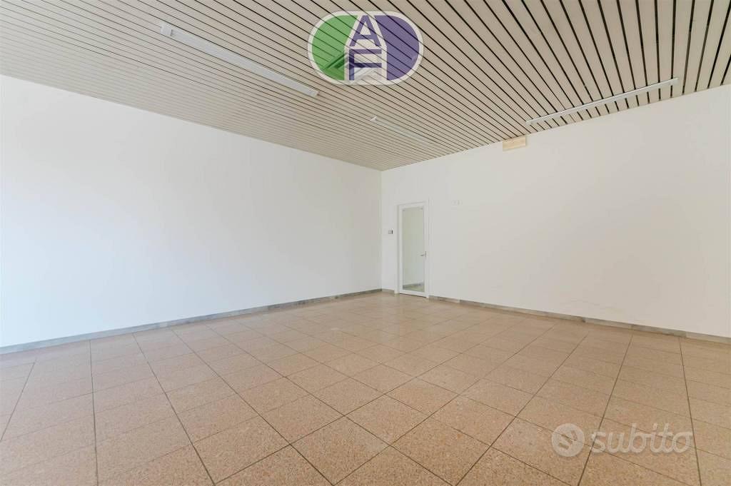 Immobile di 90 m² con 4 locali a Mira - Altro