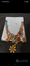 Collana statement con fiori