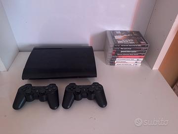 PS3 Super Slim 1TB + 2 Controller + 8 Giochi