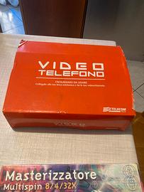 Coppia di video   Telefoni. Mai usati.