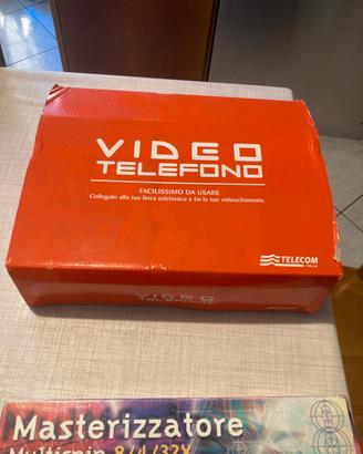 Coppia di video   Telefoni. Mai usati.